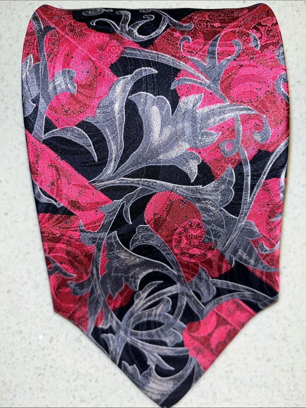 Avanzata for Harry Rosen Men's Floral Pattern Silk-Feel Tie in Pink and Black